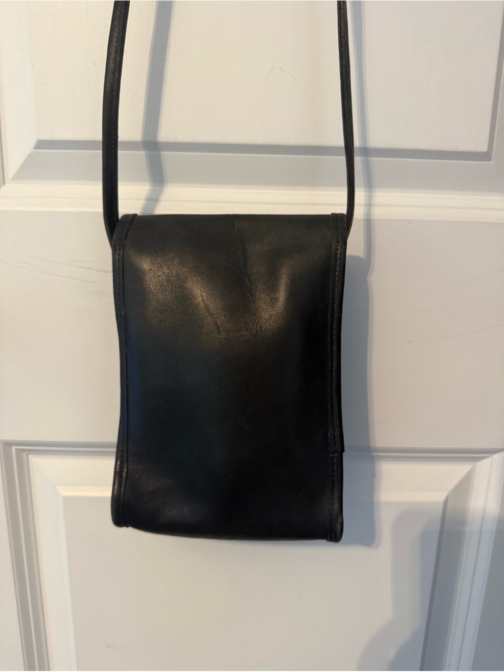 Vintage Coach Black scooter Leather Crossbody Bag with Gold TurnLock, 0097-219 - Picture 8 of 11